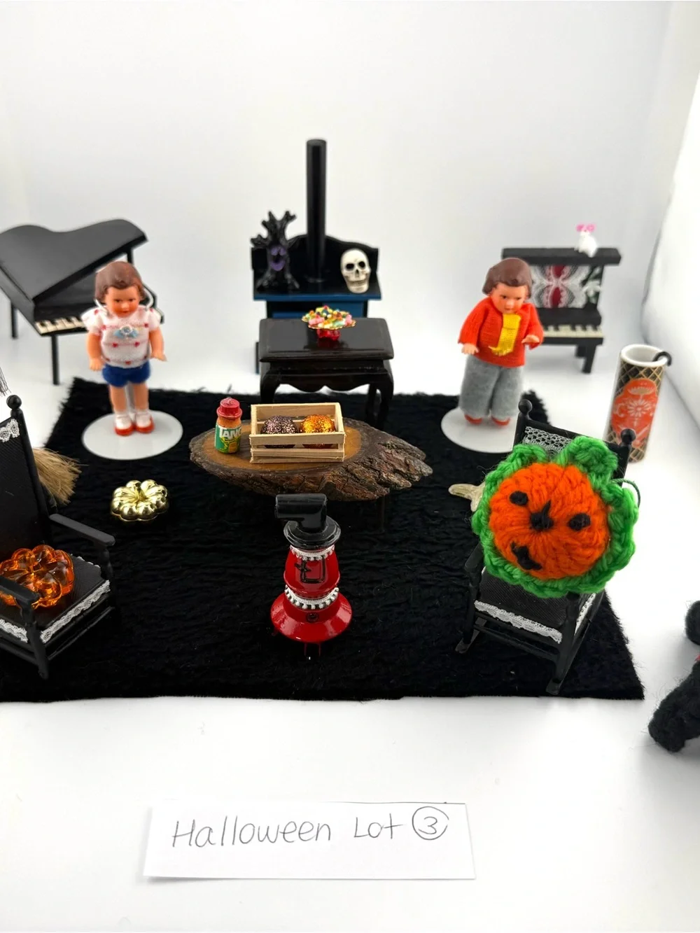 Vintage Dollhouse Halloween Lot - 1:12 Scale Miniatures & Furniture